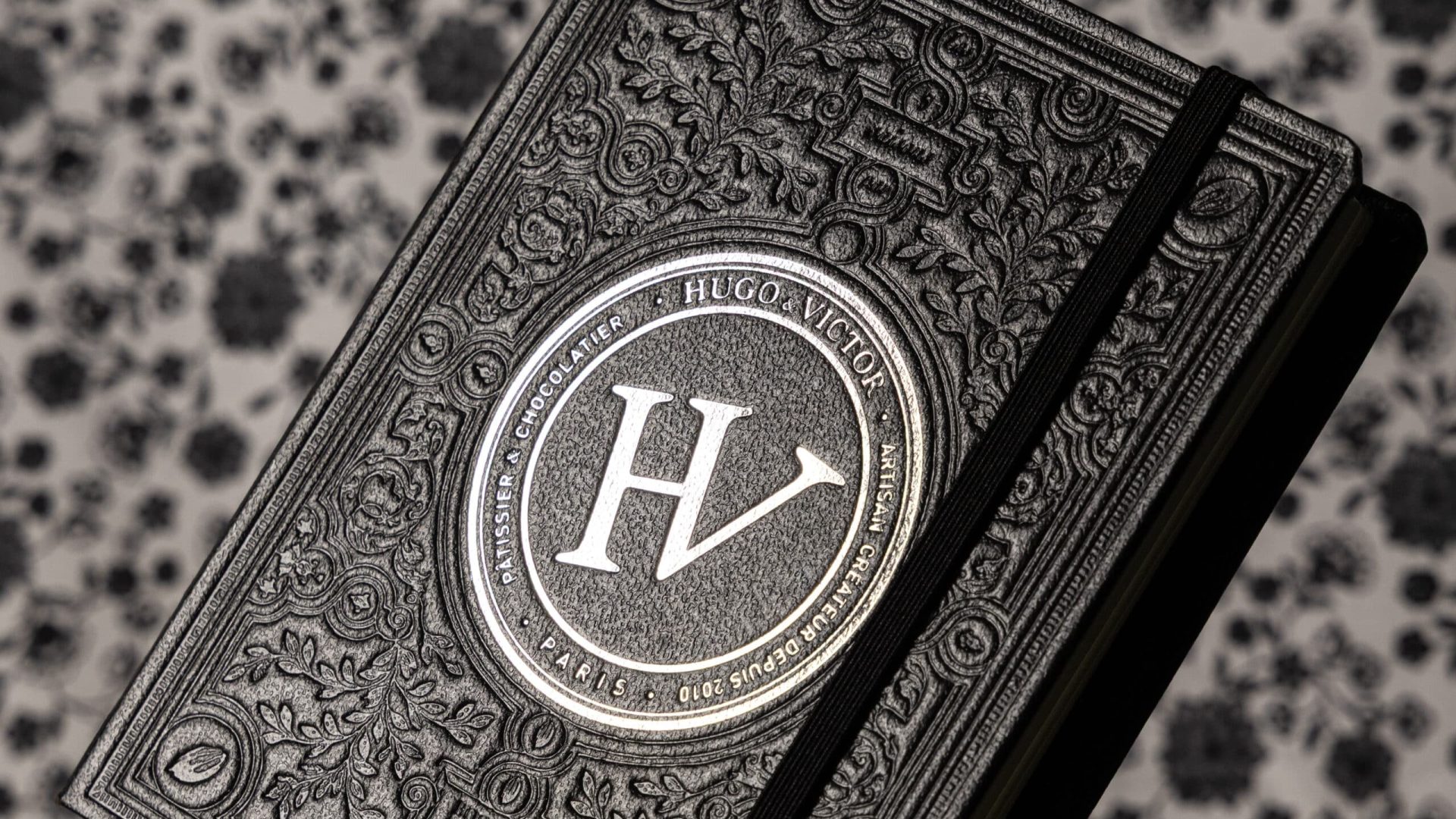 coffret gaufrage dorure packaging chocolaterie luxe Hugo et Victor Paris | vue principale