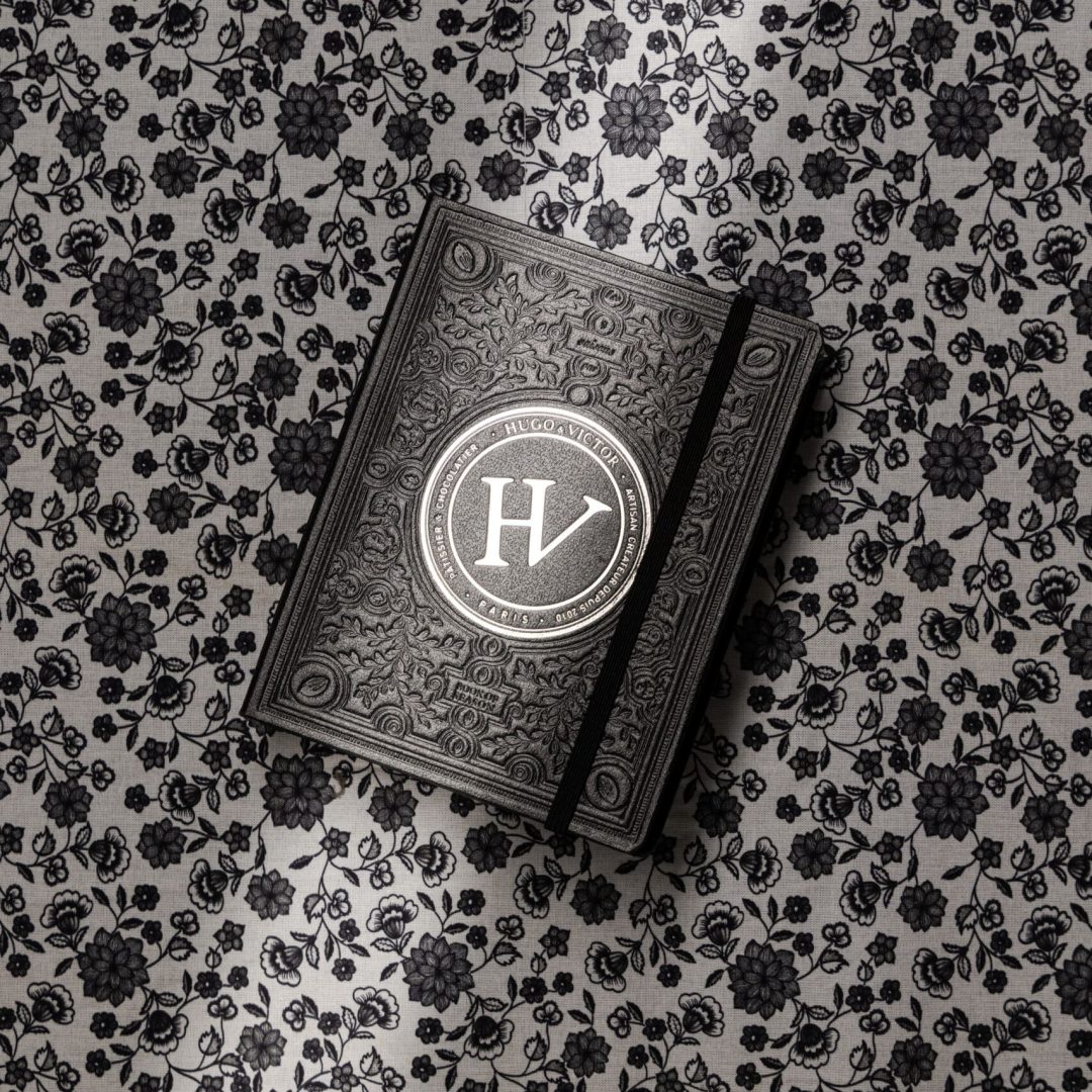 coffret gaufrage dorure packaging chocolaterie luxe Hugo et Victor Paris | vue principale